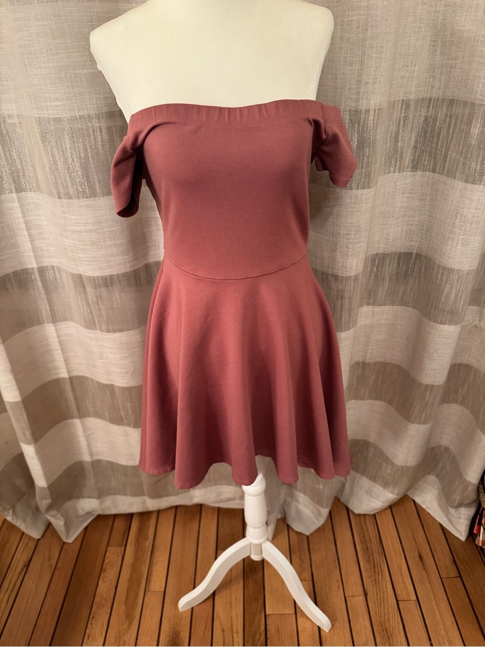 Windsor Off-Shoulder Mauve Strapless Skater Dress